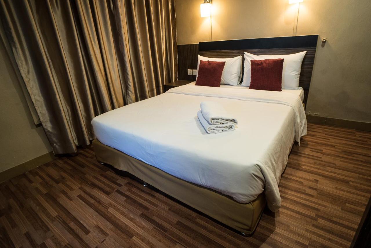 V Hotel Johor Bahru Extérieur photo
