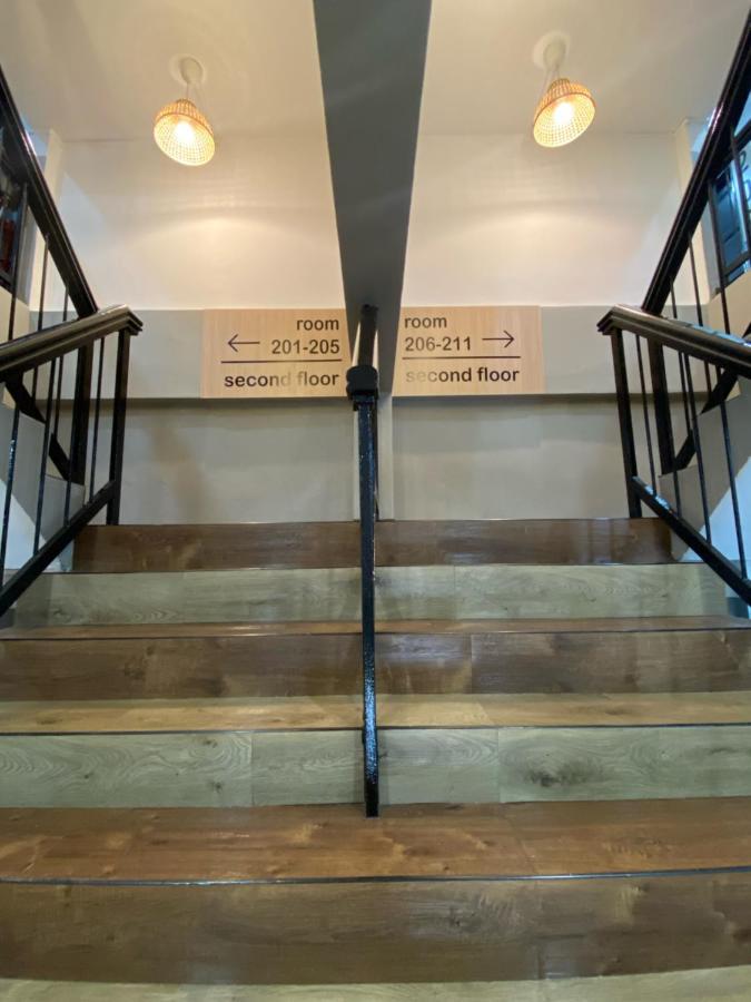 V Hotel Johor Bahru Extérieur photo
