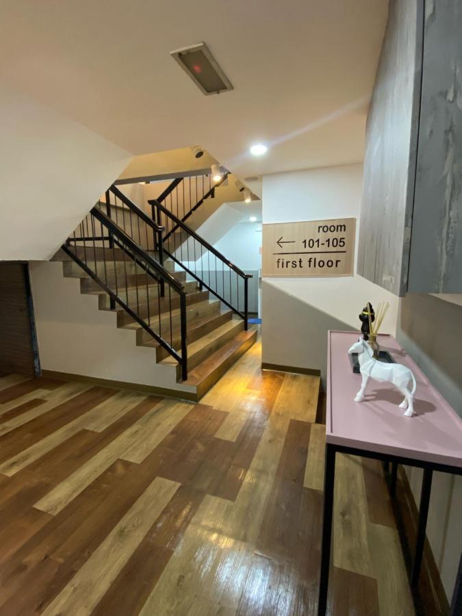 V Hotel Johor Bahru Extérieur photo