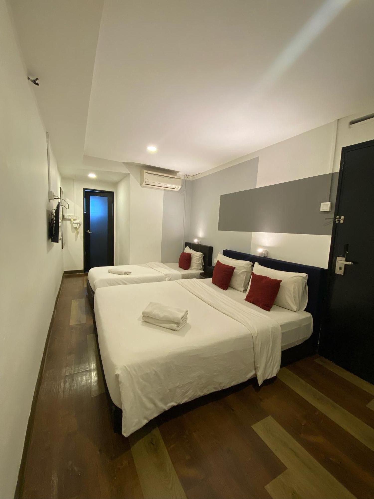 V Hotel Johor Bahru Extérieur photo