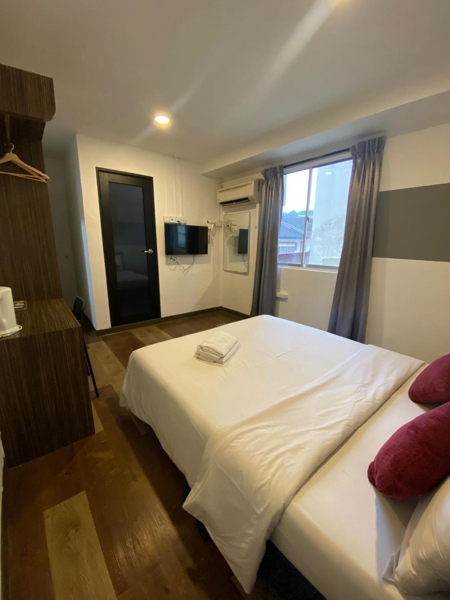 V Hotel Johor Bahru Extérieur photo