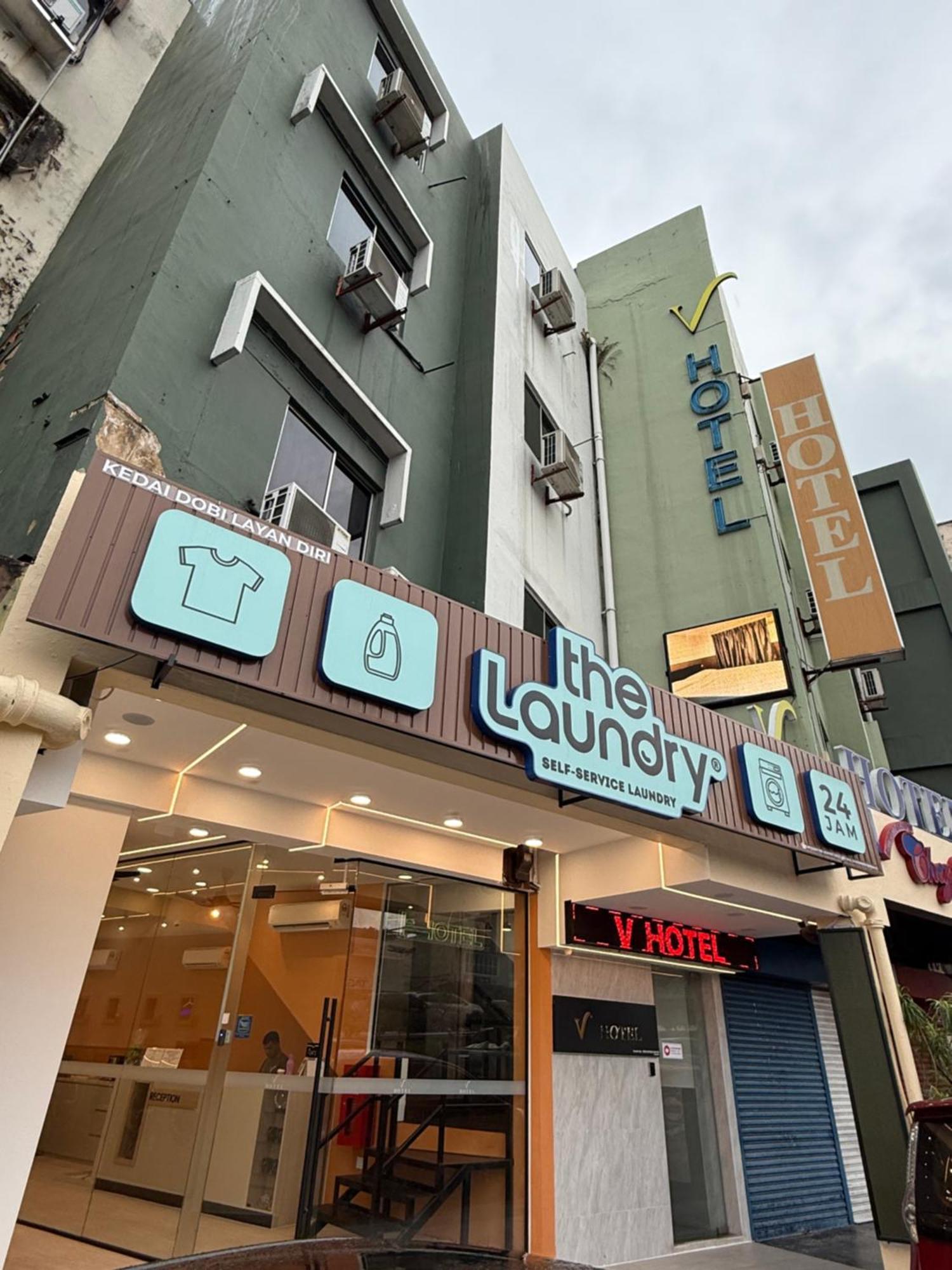 V Hotel Johor Bahru Extérieur photo